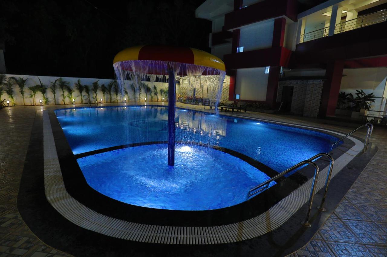 Imperial Grande Resort Лонавала Экстерьер фото