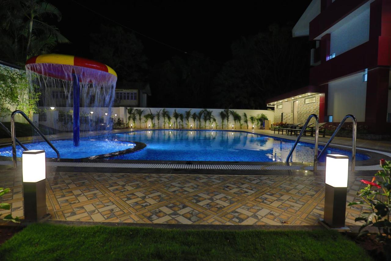 Imperial Grande Resort Лонавала Экстерьер фото