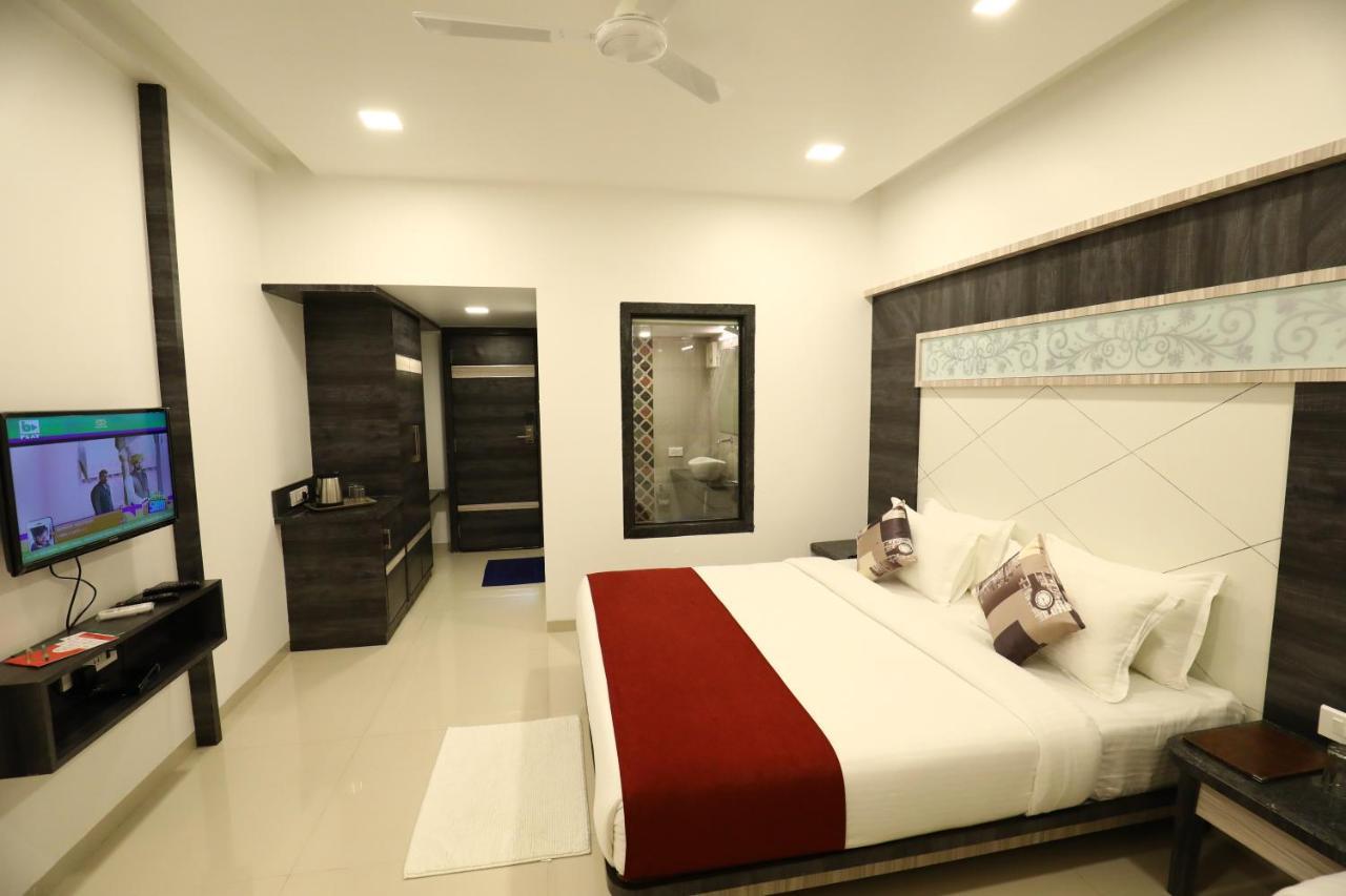 Imperial Grande Resort Лонавала Экстерьер фото