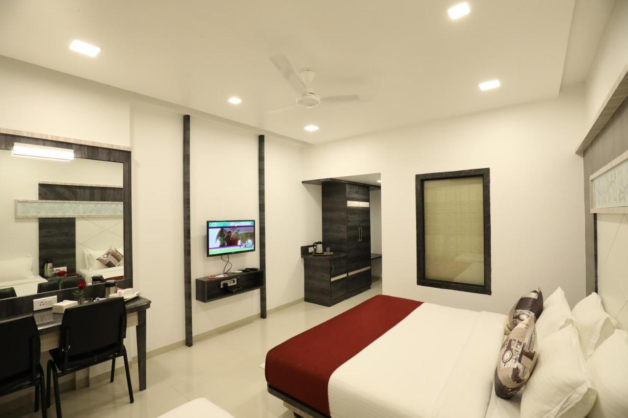 Imperial Grande Resort Лонавала Экстерьер фото