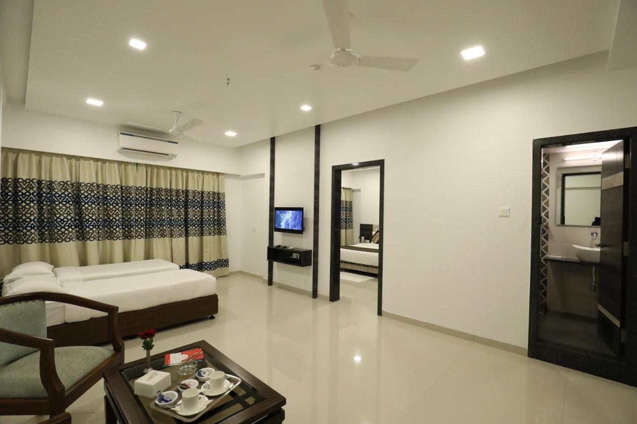 Imperial Grande Resort Лонавала Экстерьер фото