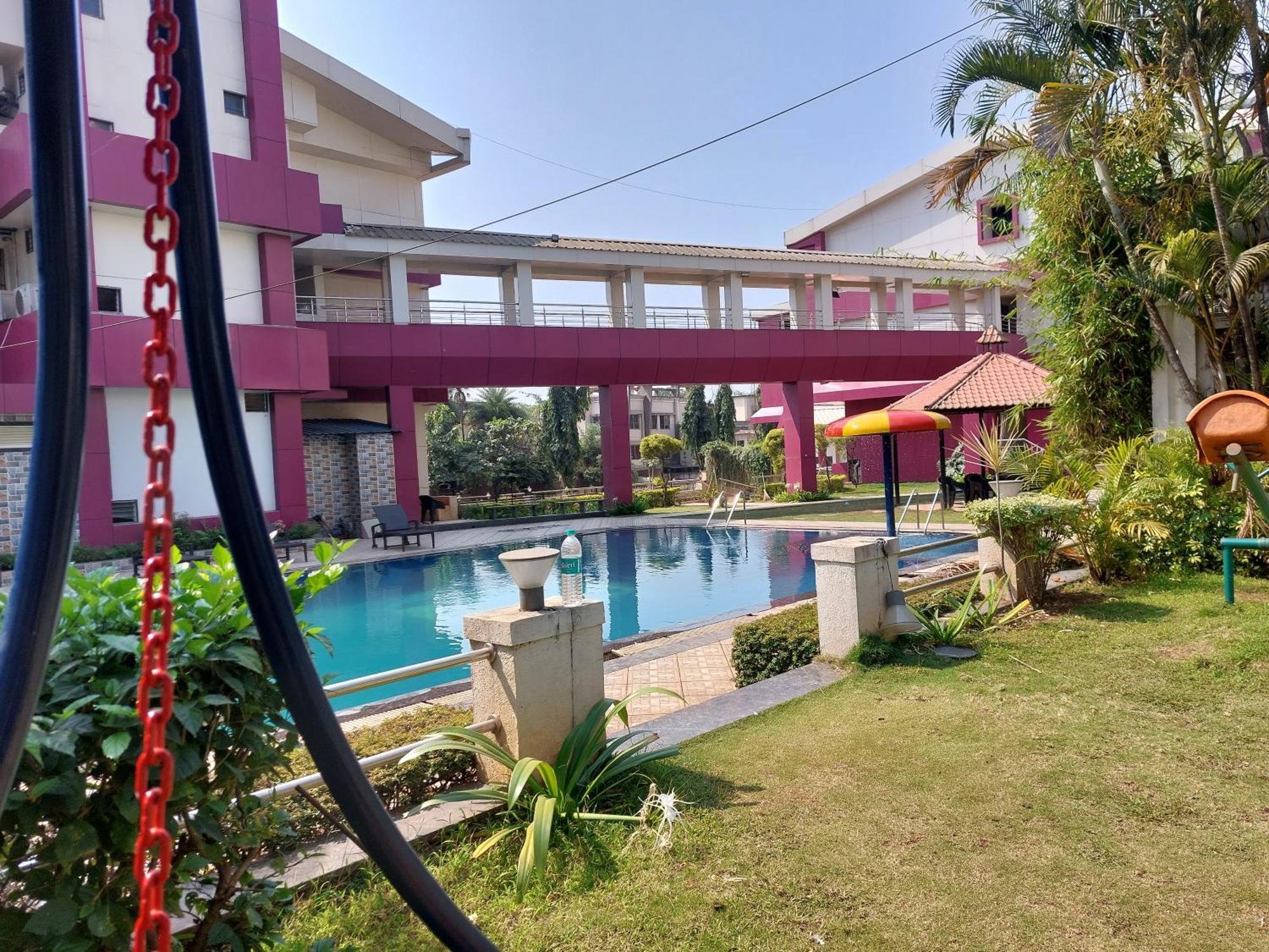 Imperial Grande Resort Лонавала Экстерьер фото