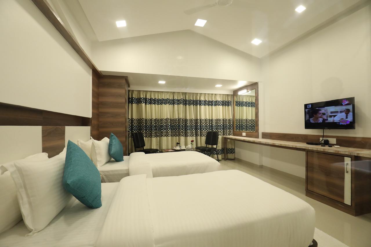 Imperial Grande Resort Лонавала Экстерьер фото
